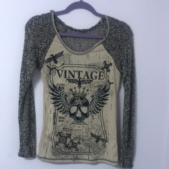 Buckle Vintage Long Sleeve Graphic Top with Knit Shoulders & Sleeves + Sequins! - Picture 2 of 8